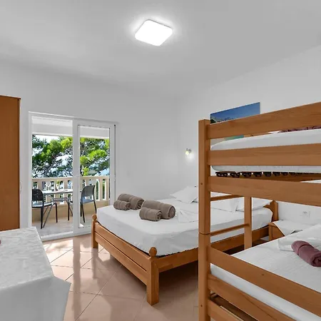 Apartment Pine Canopy And *