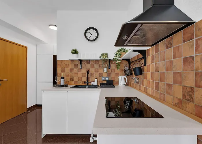 Pine Canopy And Apartment