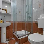 Pine Canopy Studios&apartments Apartamento