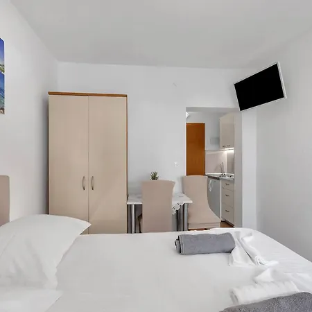 Lägenhet Pine Canopy And Brela