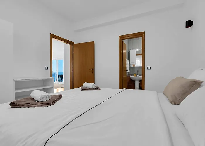 Pine Canopy And Lägenhet