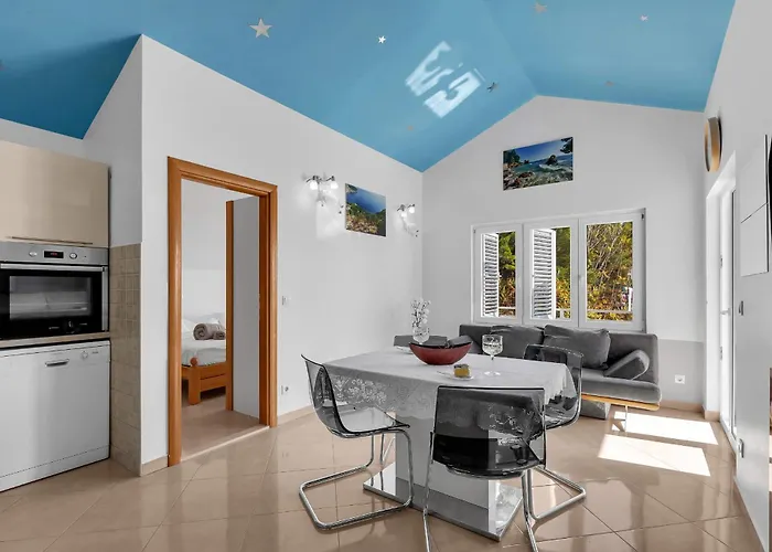 Lägenhet Pine Canopy And Brela