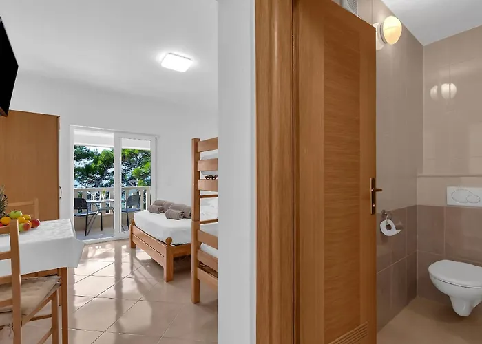 Lägenhet Pine Canopy And Brela