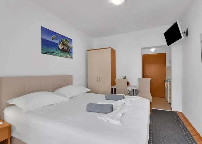 Pine Canopy And Lägenhet *